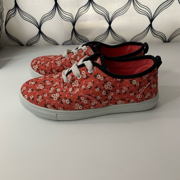 Madden Girl Floral Fabric Lace up Sneakers 3 - Picture 4 of 13